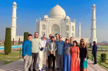 Aiza Tours Travel Agency in Agra