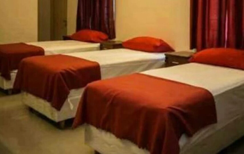 Dada Boudi Boys PG in Kolkata